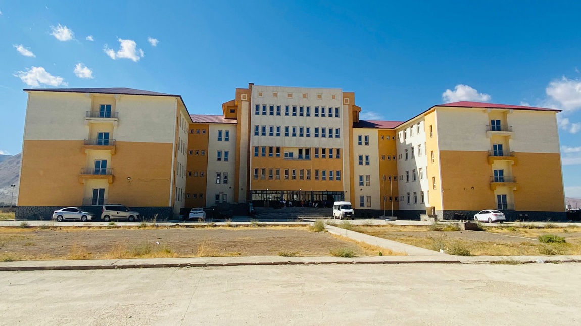 Şehit Emniyet Müdürü Zafer KOYUNCU Yatılı Bölge Ortaokulu Fotoğrafı